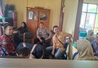 Untuk Menjalin Silaturahmi Dengan Kepala Desa, Bhabinkamtibmas Sambangi Kantor Desa Binaan