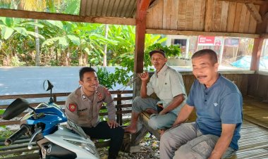 Bhabinkamtibmas Polsek Cipatujah Laksanakan Sambang dan Silaturahmi Kamtibmas di Desa Darawati