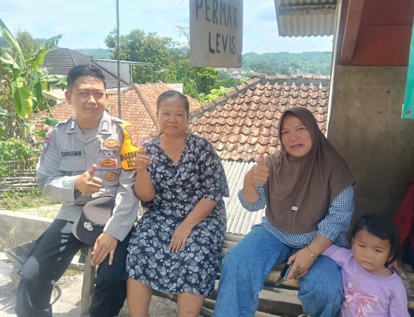 Bripka Yosep Supratman Gelar Patroli dan Silaturahmi Kamtibmas di Kampung Parung Desa Sirnajaya