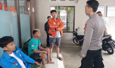 Bhabinkamtibmas Polsek Cigalontang Briptu Musa Ibnu Sabil, melaksanakan kegiatan silaturahmi dengan warga Cigalontang